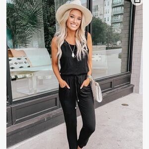 Super cute tank jumper.